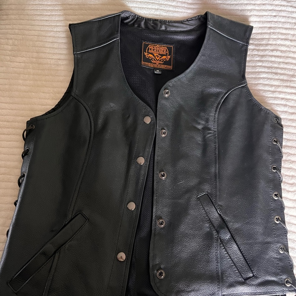 NWT Womens Black Milwaukee Leather Vest